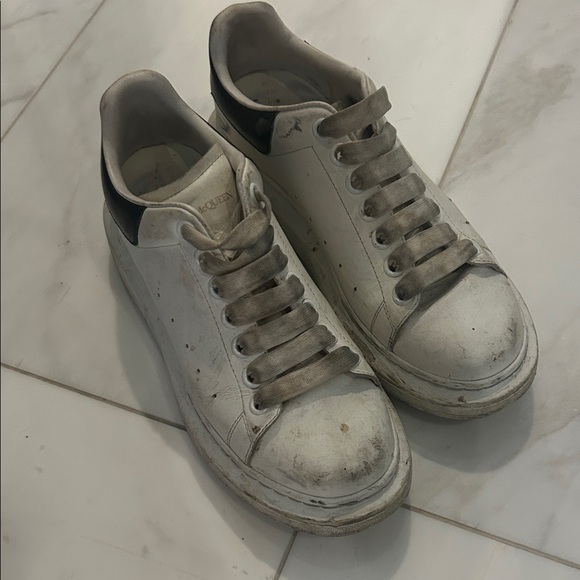 Alexander McQueen oversized sneakers - Picture 1 of 2